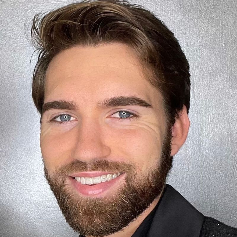 Lukasz - Coloriste &amp; Coupeuse